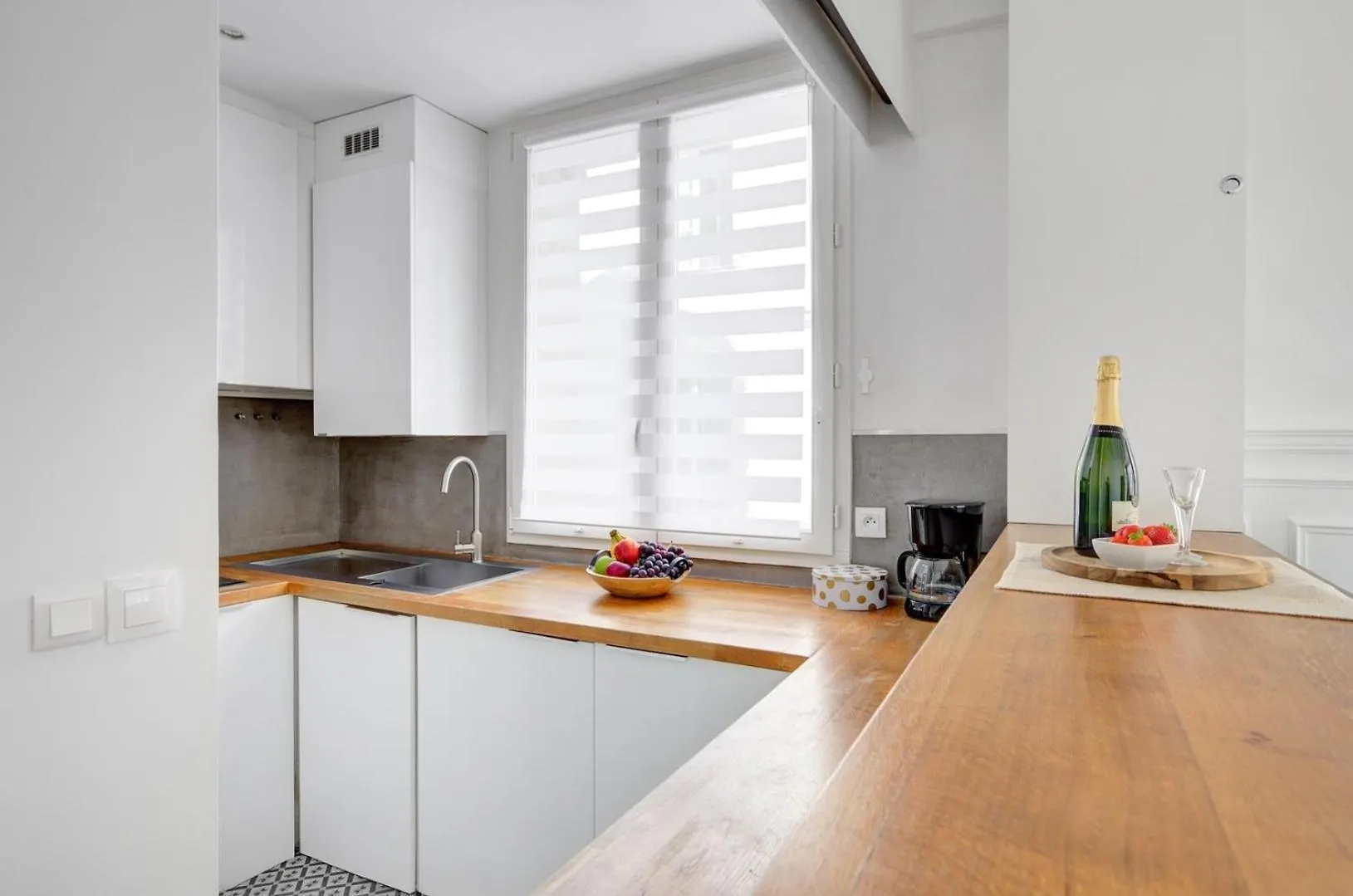 Bnbnook - Stylish 2Br - Pompidou & Hotel De Ville Παρίσι