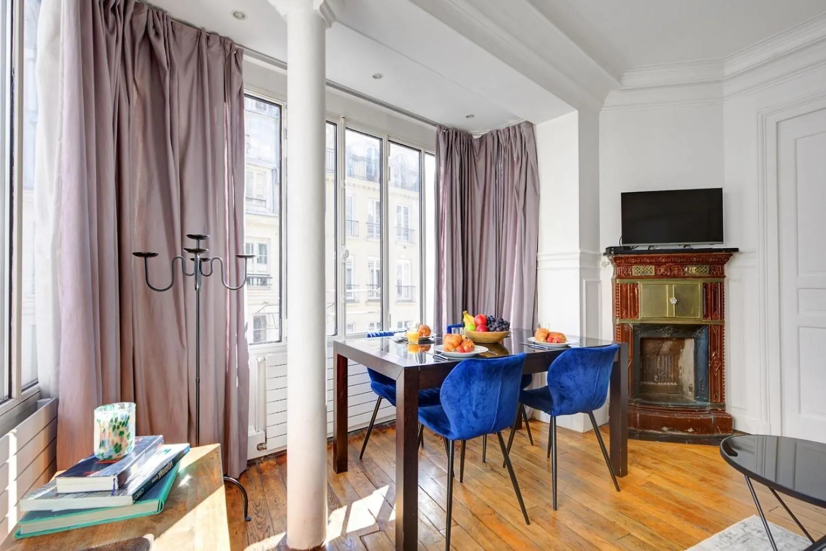 Bnbnook - Stylish 2Br - Pompidou & Hotel De Ville Paris Apartment
